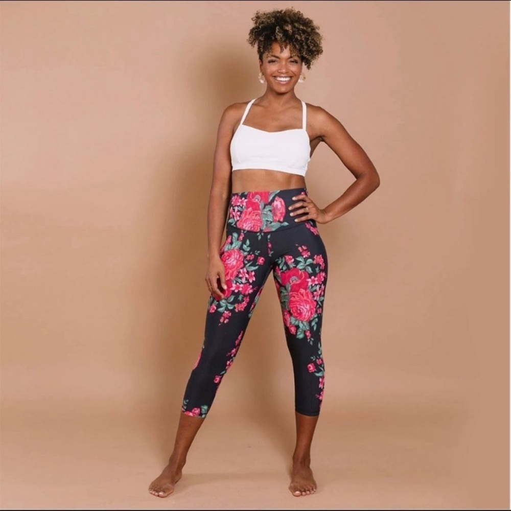 Albion Antigua Cropped Compression Leggings - Size M